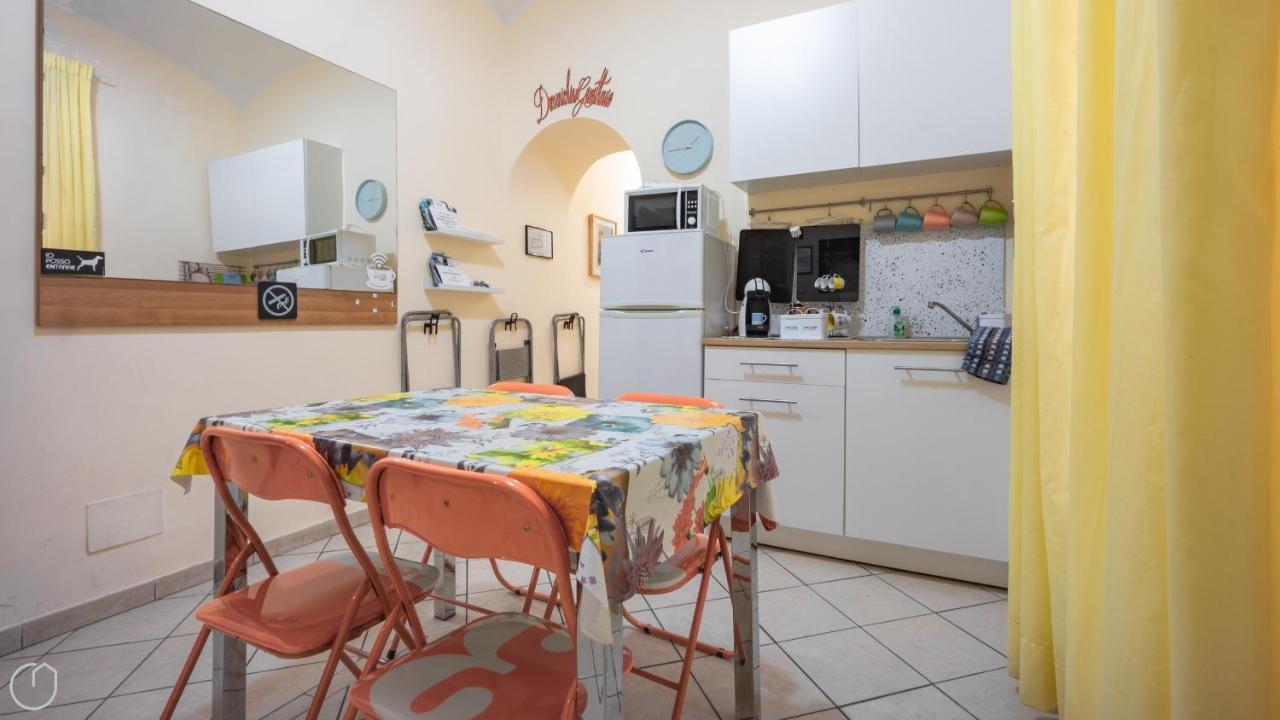 Domenichino Guesthouse โรม ภายนอก รูปภาพ